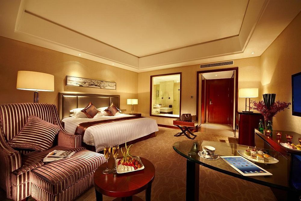 Jurong Yukun New Century Hotel Jiangsu Exterior foto